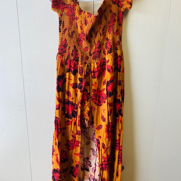 Cute women’s floral jumpsuit 🌺 - Picture 8 of 9